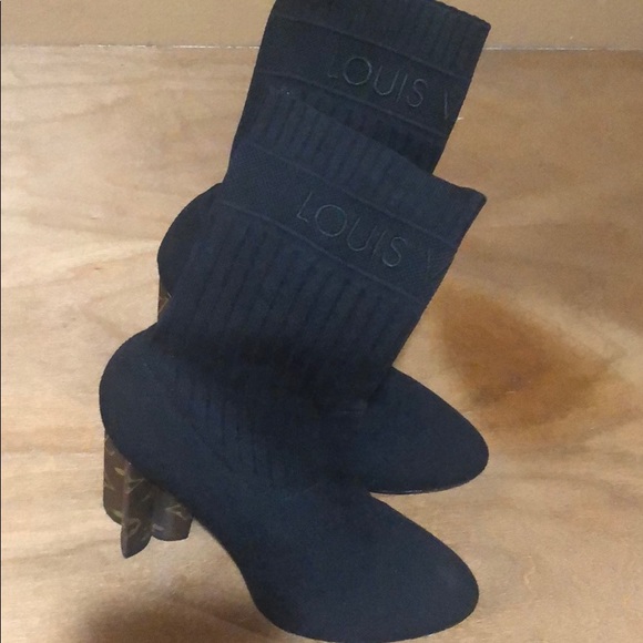 Louis Vuitton heels - Picture 1 of 3